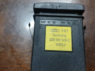 8D0941509C WŁĄCZNIK ŚWIATEŁ AWARYJNYCH AUDI A4 B5 97R