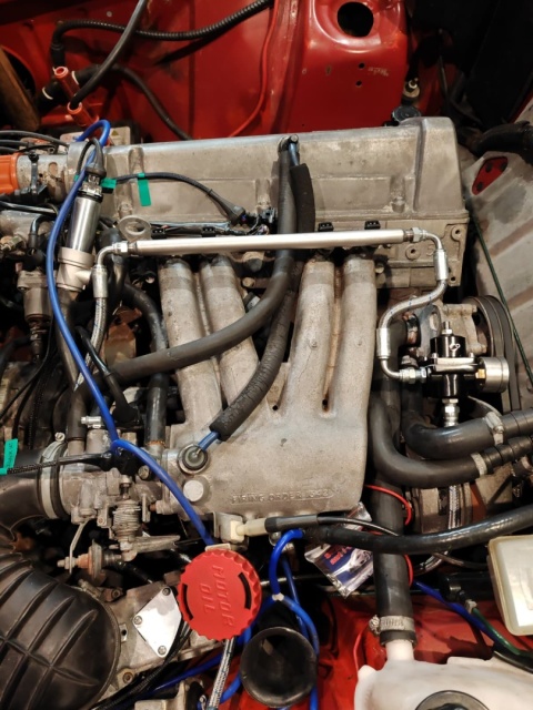 Wtrysk elektroniczny EFI Saab B201 Triumph